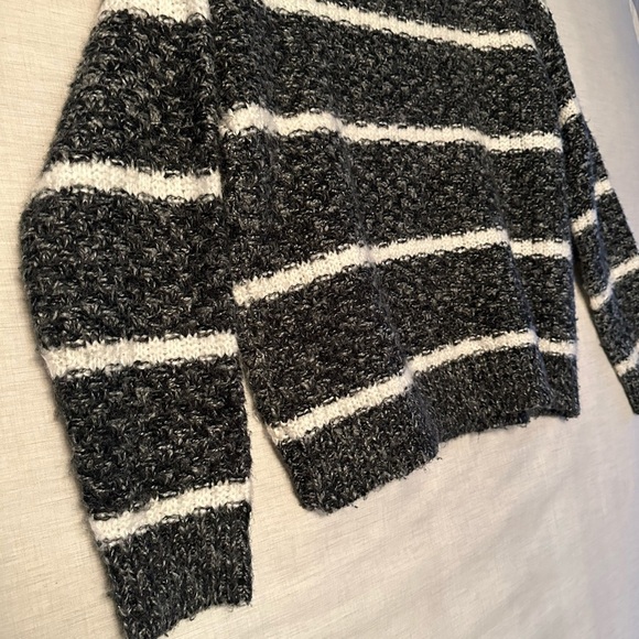 Lumiere Women’s size medium Cowlneck Striped Sweater - Picture 3 of 6